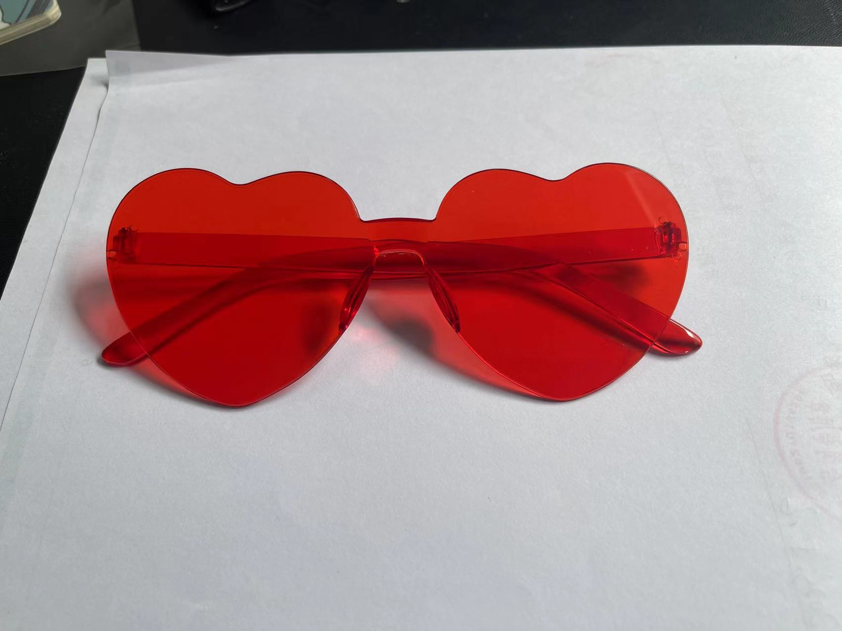 Picture of Heart Sunglasses, Heart Sunglasses, Jelly Color Rimless Heart-Shaped One-Piece Glasses, Dazzling Color Glasses