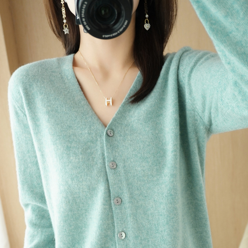 Picture of Cardigan Coat Women's Knitted Base Shirt V-Neck Long Sleeve Spring and Autumn 2025 New Style Outer Sweater Women's Korean Style