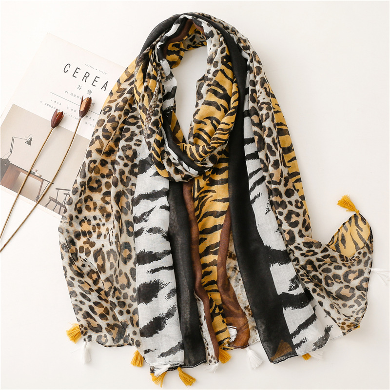 Spring and summer encryption Bali yarn cotton and linen scarf European and American zebra print leopard print contrast tassel travel beach towel shawl