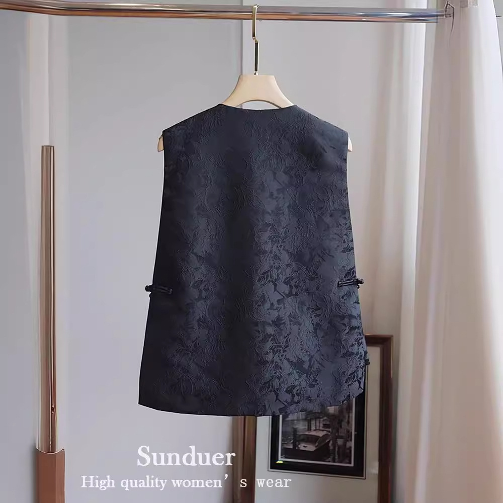Picture of New Chinese Style Vest Women's 2023 Summer New Round Neck Sleeveless Retro National Style Jacquard Vest Black Top