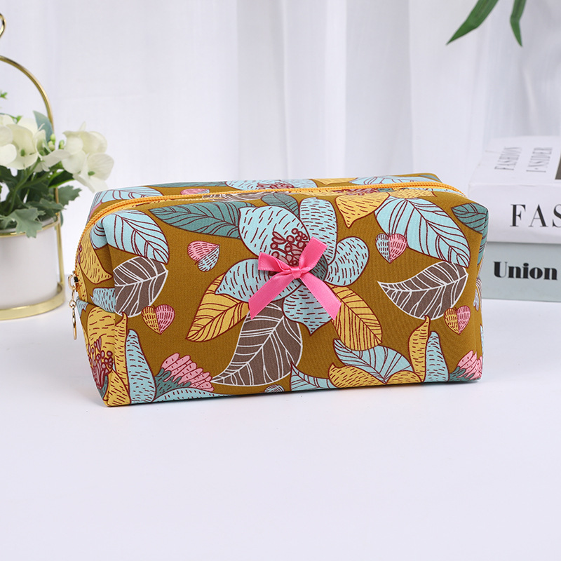 Picture of Cross-border Small Floral Quilted Cosmetic Bag Travel Skin Care Zipper Bag Large Capacity Portable Storage Bag Soft Bag