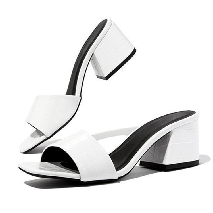 Picture of Wish European and American fashion foreign trade plus size women's shoes 2023 new summer set feet thick heel sandals women