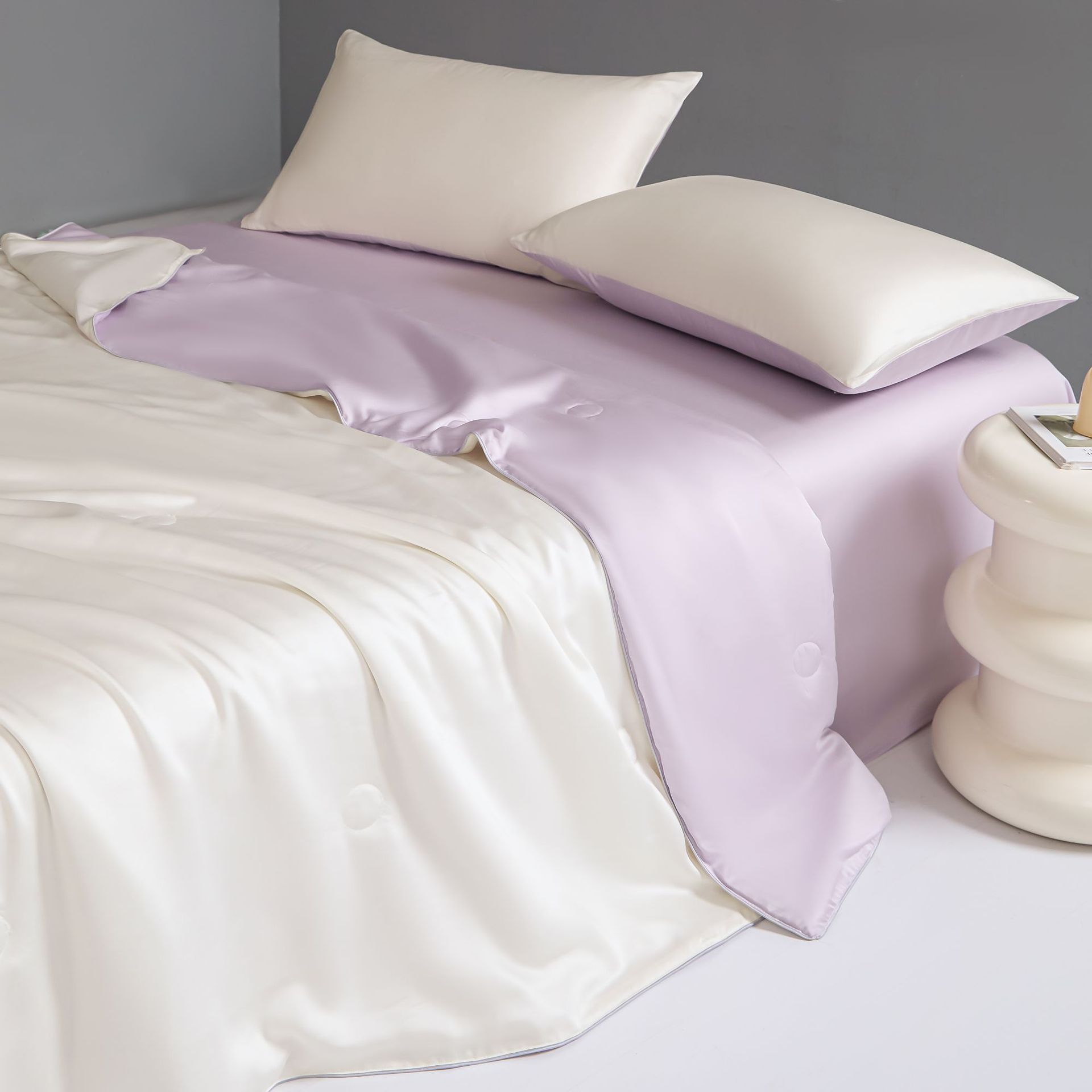 Picture of Class A cool feeling ice silk air conditioning quilt summer cool quilt four-piece summer single silk summer thin quilt machine washable