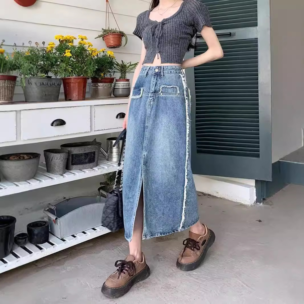 Designed Slit Denim Skirt for Girls in Autum, Slimming Look Pear-shaped Figure, Crotch-covering, Hidden Flesh, Raw Edge Mid-length Skirt