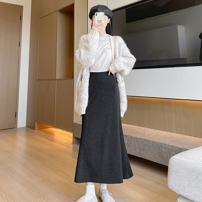 Women's Skirt Autumn and Winter New Sticky Rice Slim-fit Knitted High-end Gentle Elegant A- line Hip Black Fishtail Skirt