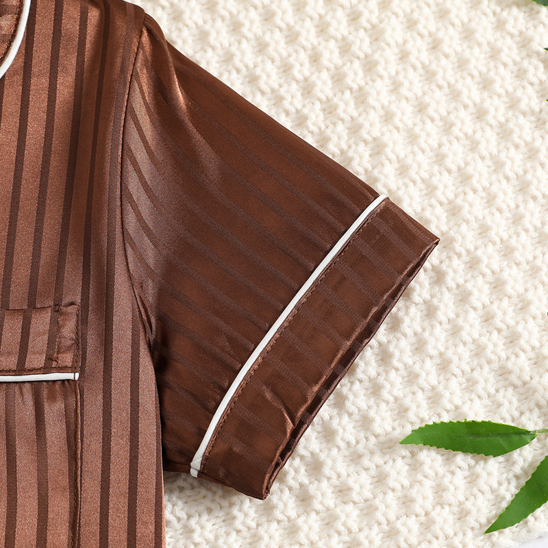 Picture of Spring and Summer Children's Silk-like Pajamas Short-sleeved Pants Suit Middle and Large Children's Home Clothes Boys' Cardigan Solid Color Home Clothes