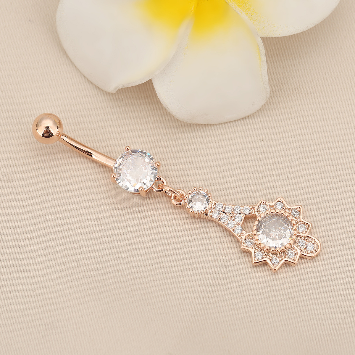 Picture of Cross-border new fashion wear belly button nail flower belly button ring puncture jewelry sunflower diamond personality belly button