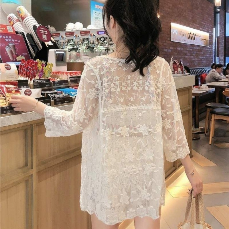 Hollow Lace Sun Protection Cardigan Women's Spring and Autumn Sun Protection Clothing Seaside Shawl Loose Short Thin Coat Thin Top