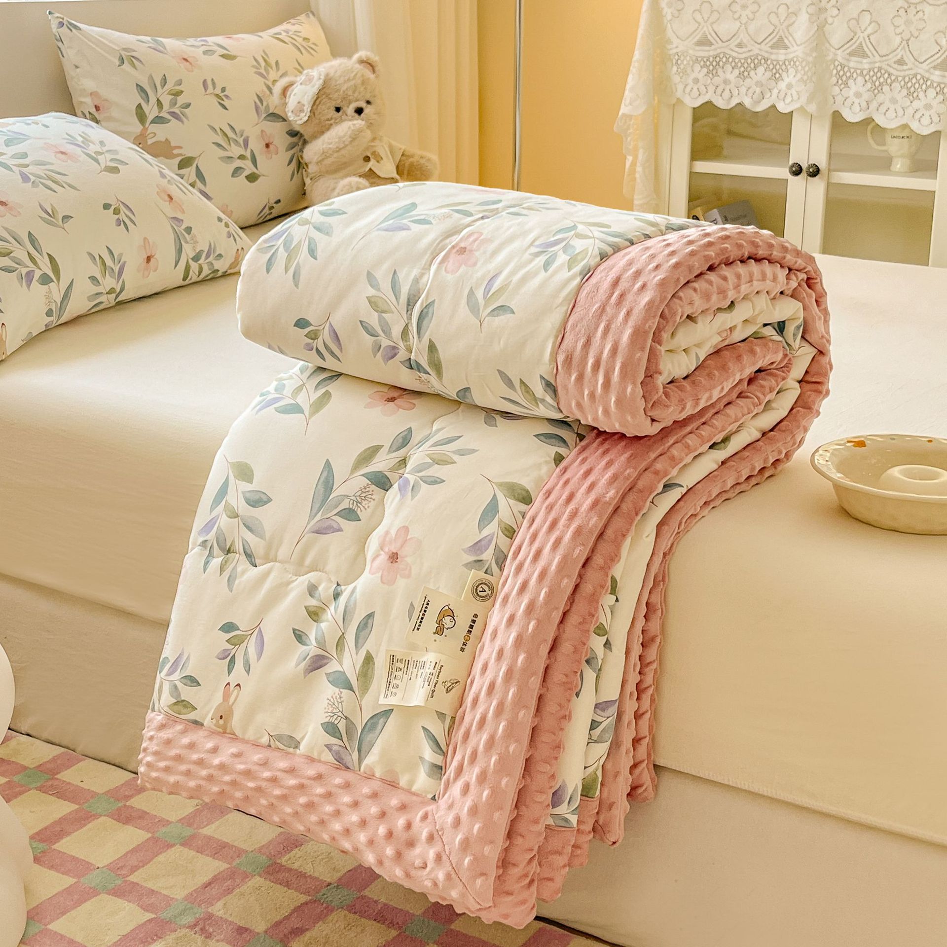 Picture of Class A cotton pea quilt household skin-friendly single double spring and autumn quilt thickened warm winter quilt thin air conditioning quilt wholesale