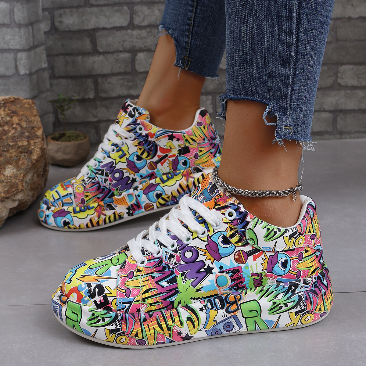 European and American Foreign Trade plus size Lace-up Graffiti Low-top Shoes Women's Cross-border Thick-soled Leisure Sports Windboard Shoes wish Supply