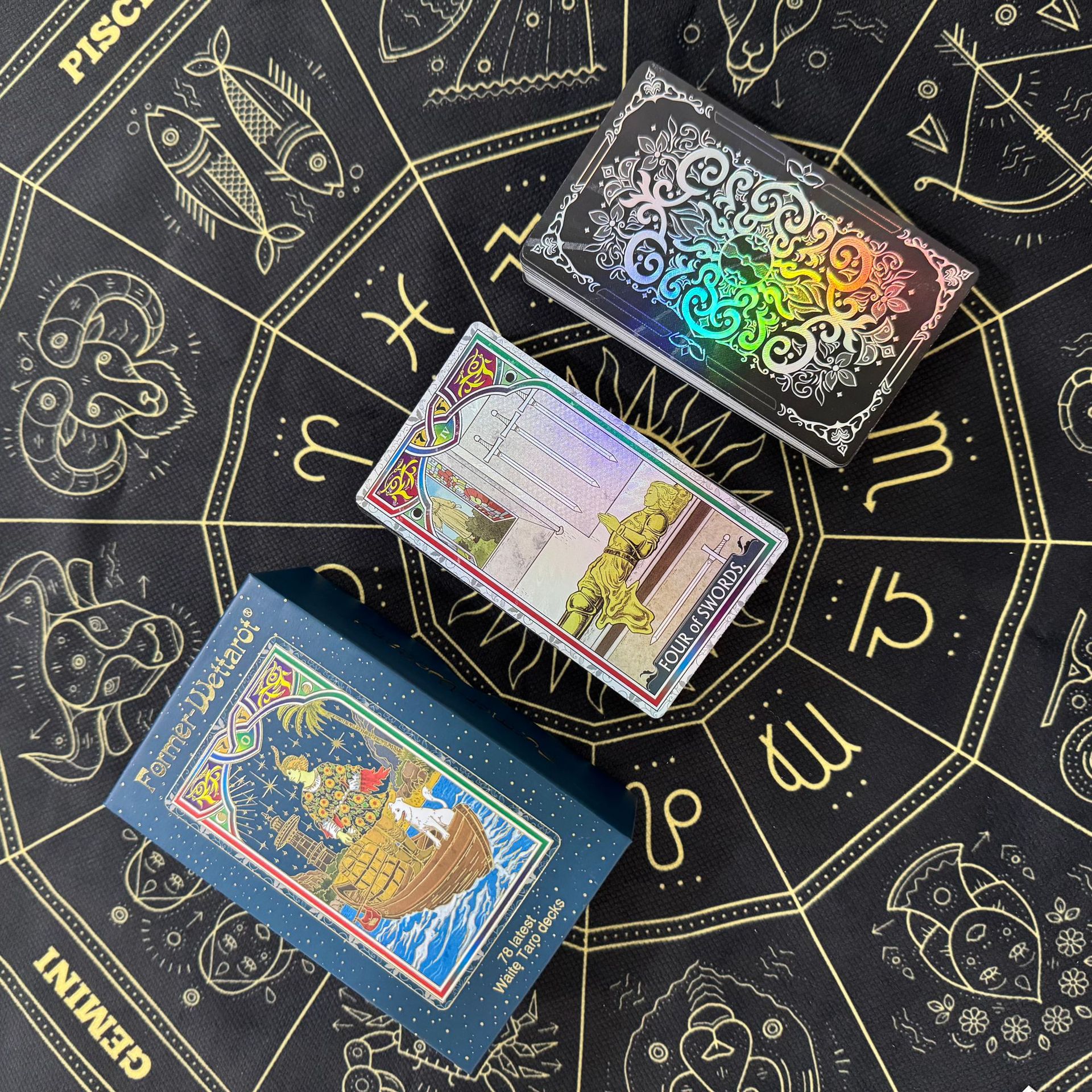 Picture of Genuine Taiwan 24K color foil tarot card card game board game card game spot wholesale tarot