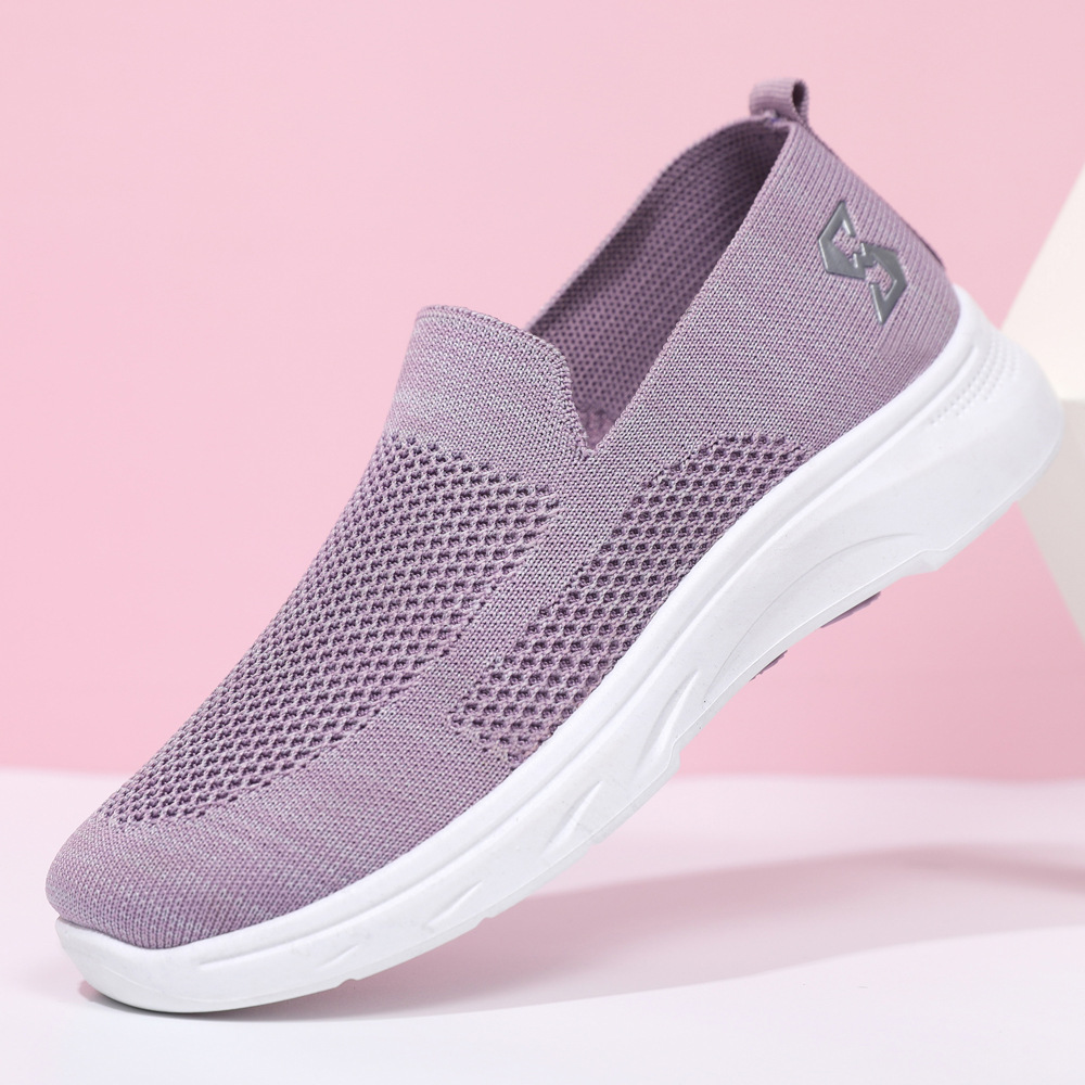 Picture of Spring and Autumn New Old Beijing Cloth Shoes for Men and Women Elderly Parents Slip-on Lazy Shoes with Lightweight and Breathable Soft Sole