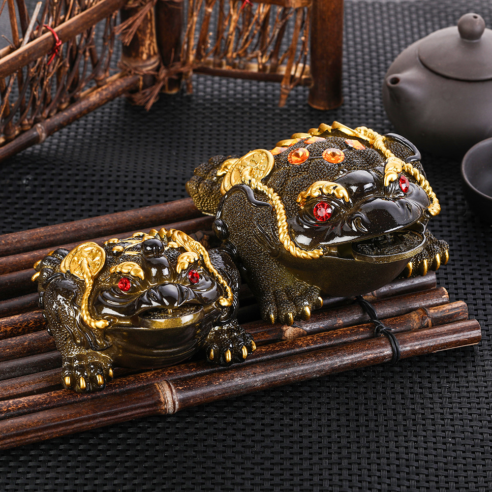 Picture of Crazy with the same money golden toad tea pet color can raise toad personality fruit litchi products tea table tea pet ornaments