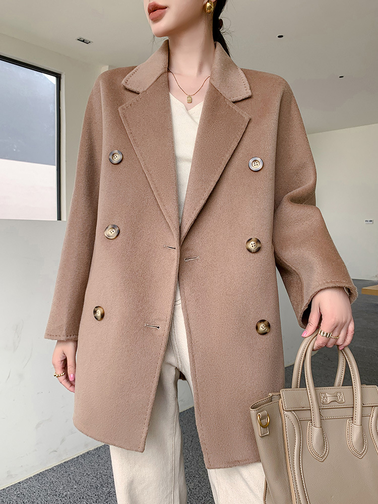 Picture of Woolen Coat, Business Casual, Simple and Versatile, with a Suit Collar, Short Solid Color Wool Autumn and Winter Women's Coat, Thickened Wool