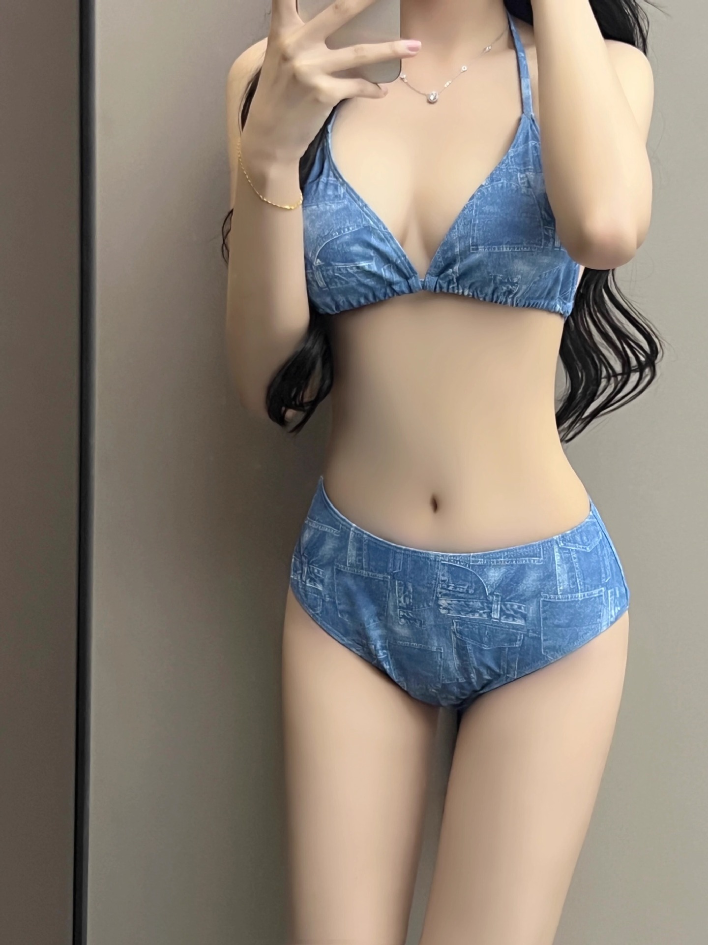Picture of 2025 New Long-Sleeved Bikini Four-Piece Swimsuit Female Sexy Bikini Beach Seaside Vacation Swimsuit Hot Spring