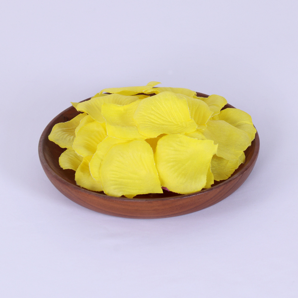 Picture of Non-woven fabric stacked 1000 pieces of rose petals wedding bar celebration hand decorative props artificial flower generation