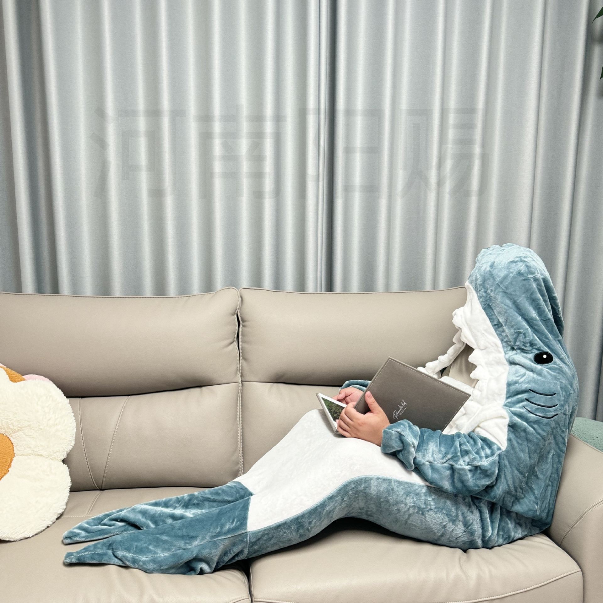 Picture of Flannel Shark Sleeping Bag Home Clothes One-Piece Anti-Kick Sleeping Bag Hoodie Giant Tooth Pajamas Flannel Sleeping Bag Blanket