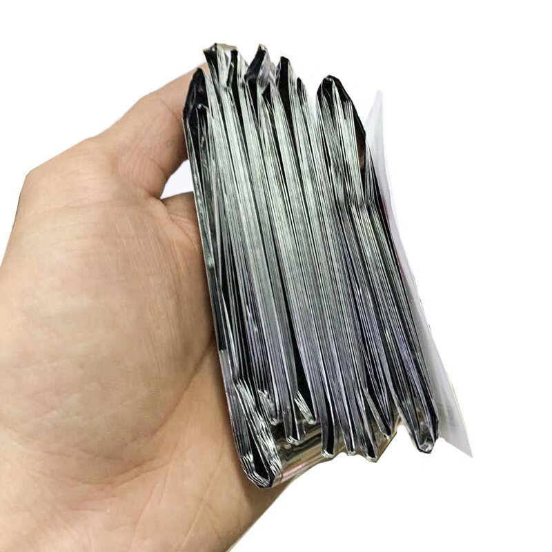 Picture of Outdoor Disposable Portable Emergency Blanket, Windproof, Waterproof, Sunproof, Multifunctional Pet Survival Blanket, Wholesale in Stock