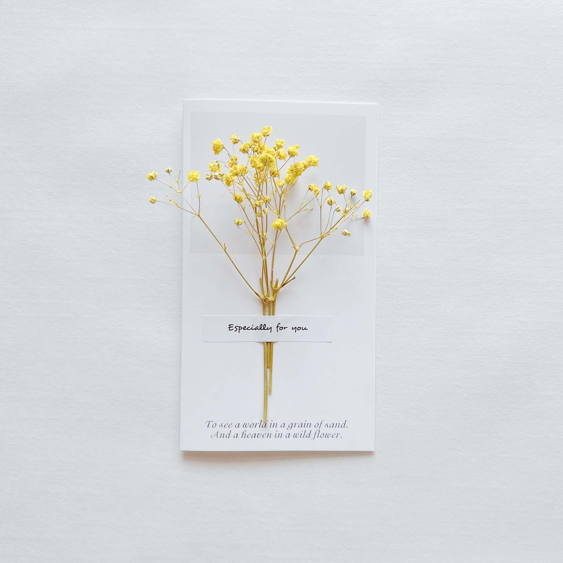 Picture of Gypsophila Dried Flower Greeting Card Birthday Greeting Card Creative Handmade Card Mid-Autumn Festival Handwritten Creative Universal Greeting Card