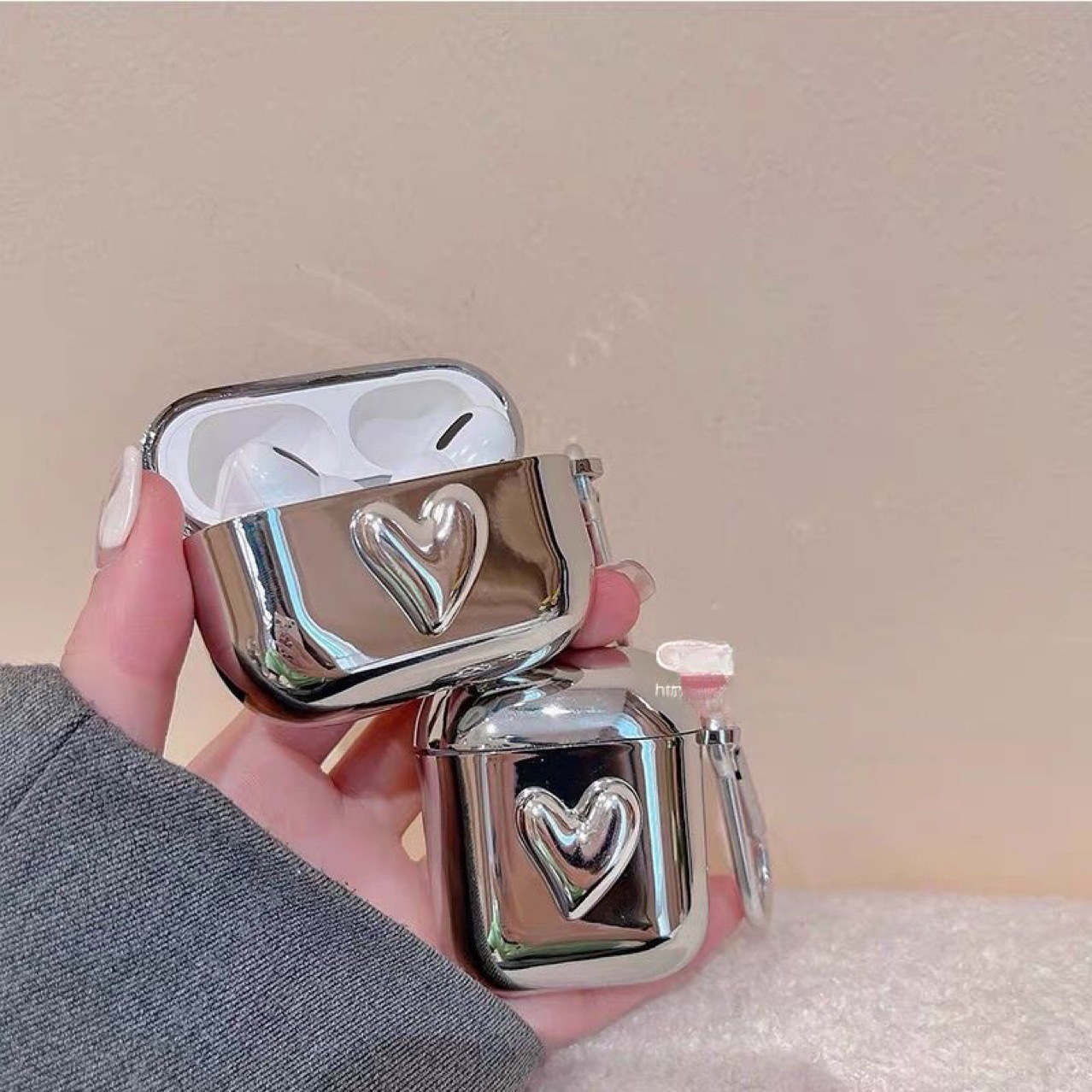Picture of Ins Style Electroplated Stereo Silver Classy Heart Suitable for Apple AirPods Wireless Bluetooth Headset Protective Case Cover