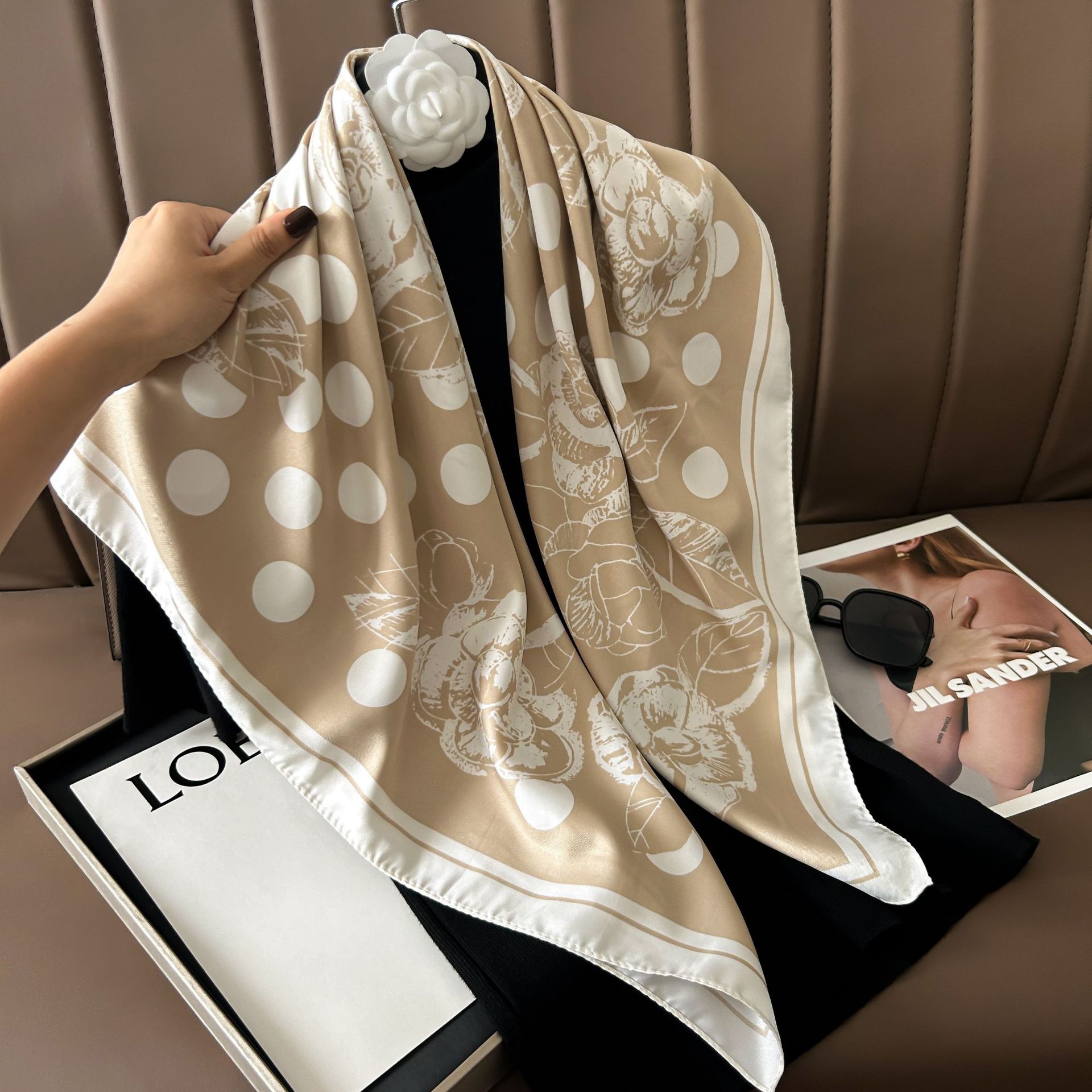 Picture of New 90cm Large Square Silk Elegant High-grade Decorative Shawl Women's Silk Scarf Fashion All-match Professional Scarf