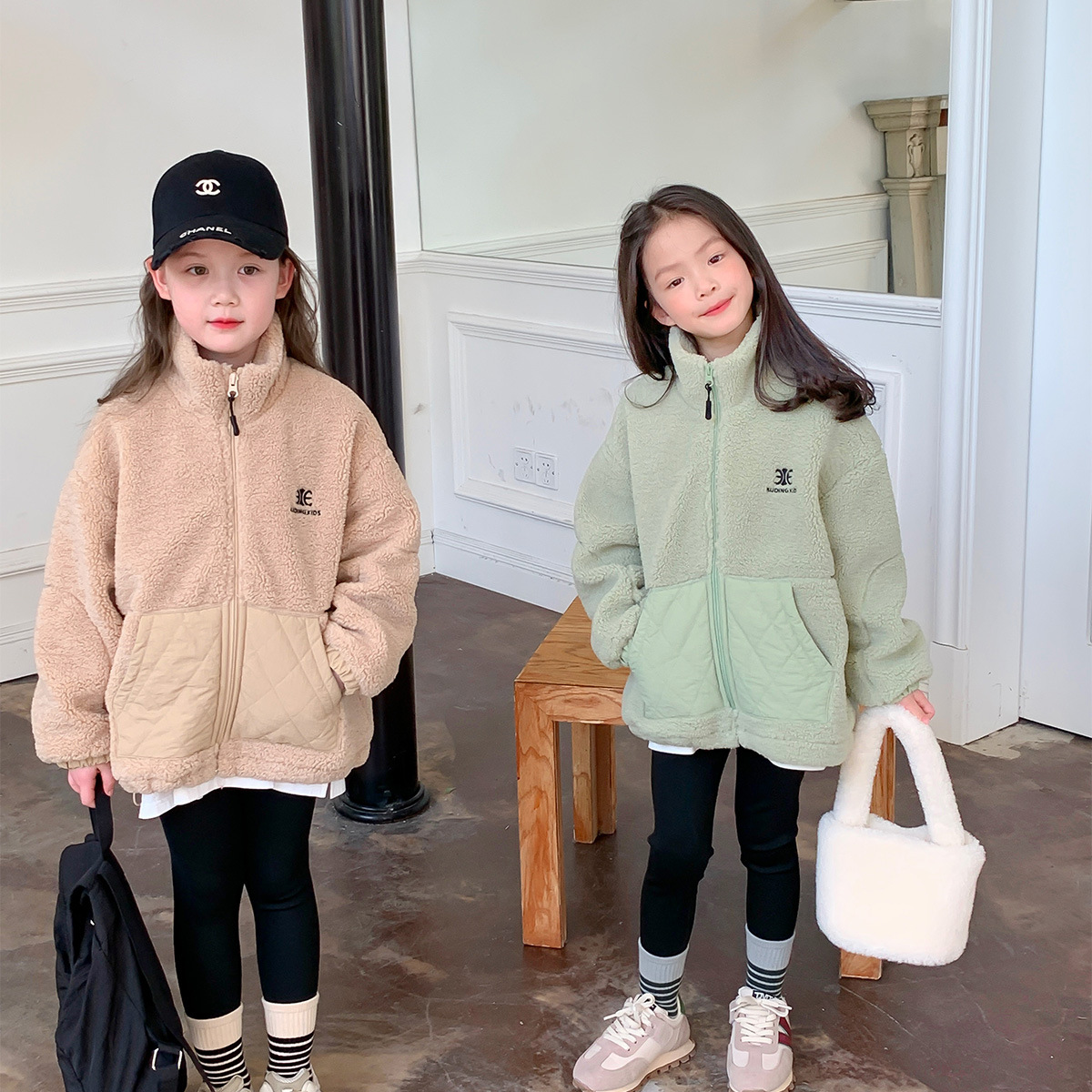 Picture of Thickened little wheat ear girls' coat 2023 autumn and winter new children's solid color plush coat stitching pocket