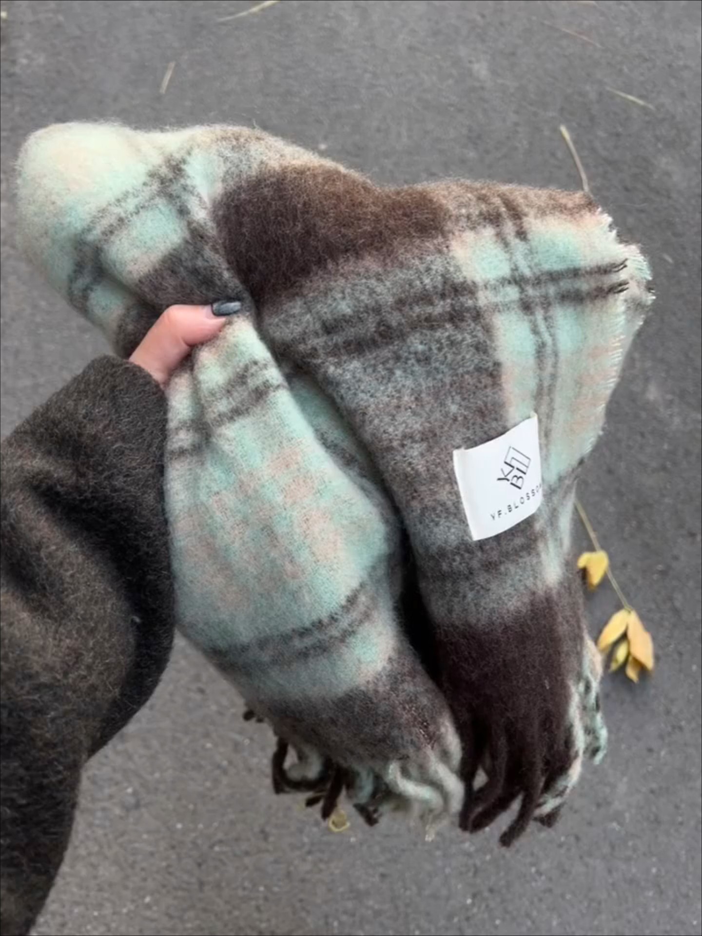 Picture of Small Sweet Potato Blogger recommend Wool Scarf Women's Winter 2024 New Korean Style All-match Atmosphere Warm Neck Protection