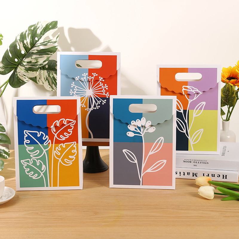 Ins Style Fresh Flower Flip Cover Gift Bag Children's Cute Paper Bag Wedding Birthday Gift Candy Box Tote Bag