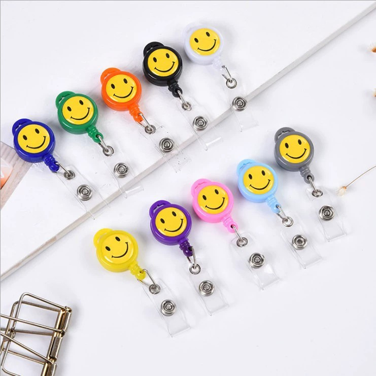 Smiley face clip easy-pull buckle chest card case telescopic buckle work badge badge hanging buckle telescopic nurse doctor clip