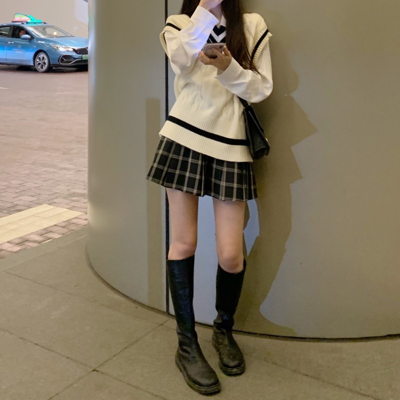 Picture of College Style Knitwear for Women Spring & Fall 2024 New Design Niche Knitwear Vest Vest Loose Outer Top