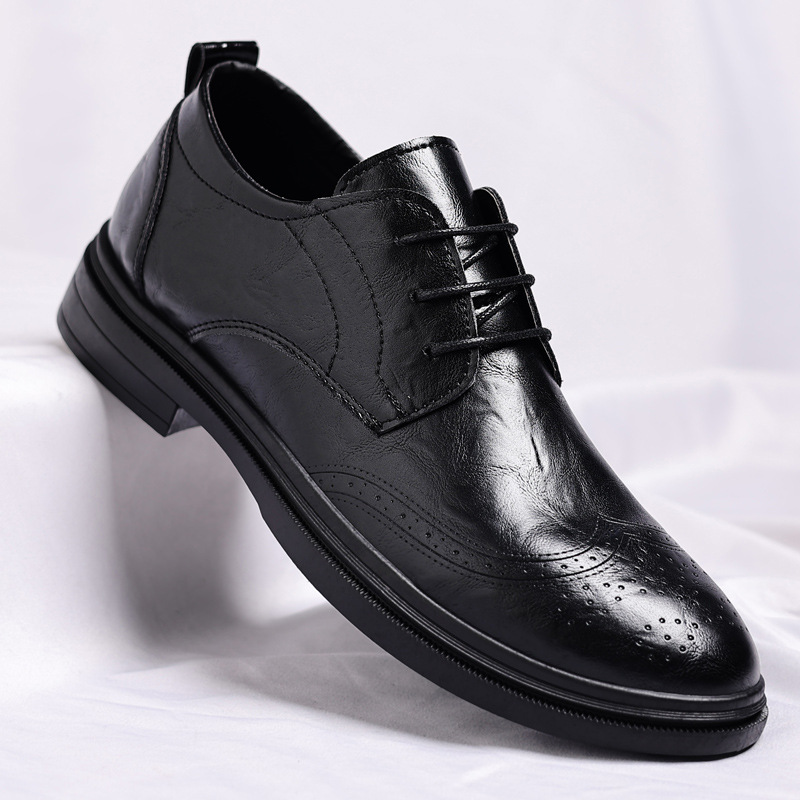 2025 Spring New Men's High-End Casual Shoes Youth Carved Brogue Trendy Breathable Height-Increasing Soft Leather Shoes