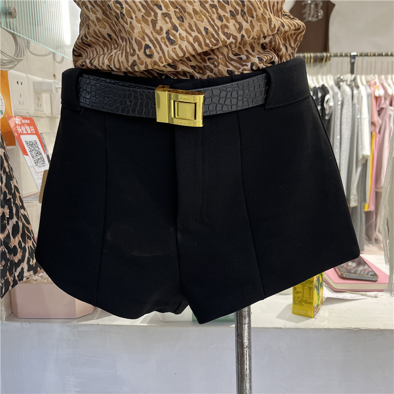 Detachable Crocodile Pattern Waist Belt Black Shorts Women's Mid-Waist Straight Slimming Design Sense Hip Sexy Hot Pants