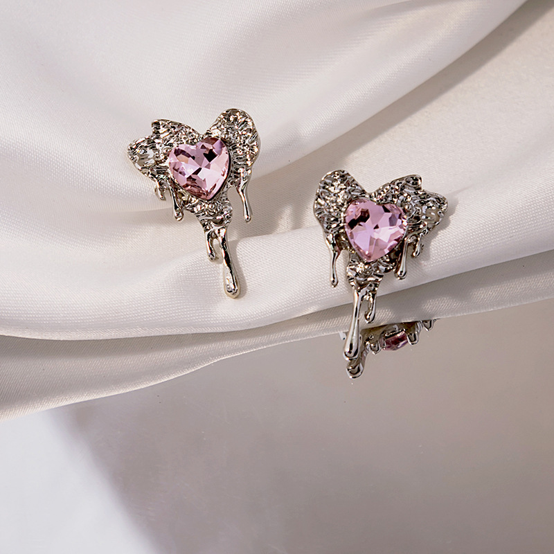 Silver Needle Sweet Cool Love Pink Diamond Earrings Niche Lava Metal Diamond Earrings Pleated All-match Elegant Earrings