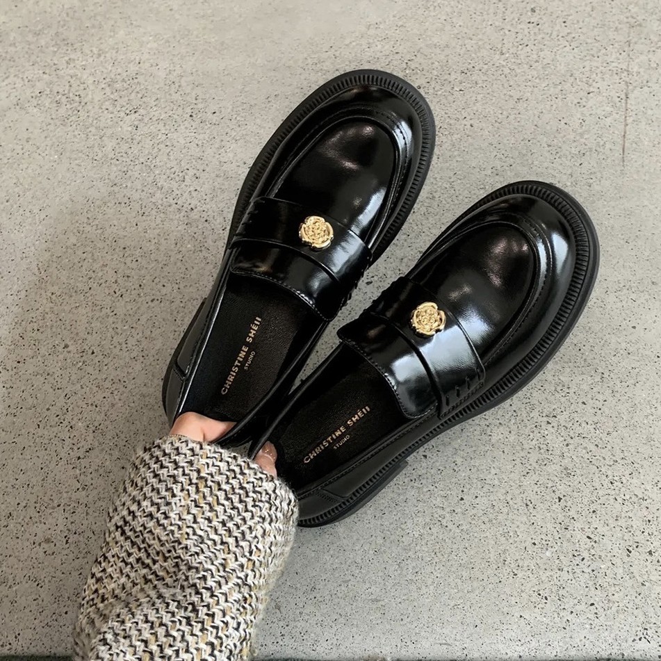 Cowhide Edition ~ Lazy Loafers Women's Single Shoes Camellia Flower Love Small Gold Coin Buckle Thick Bottom Leather Small Leather Shoes Autumn and Winter