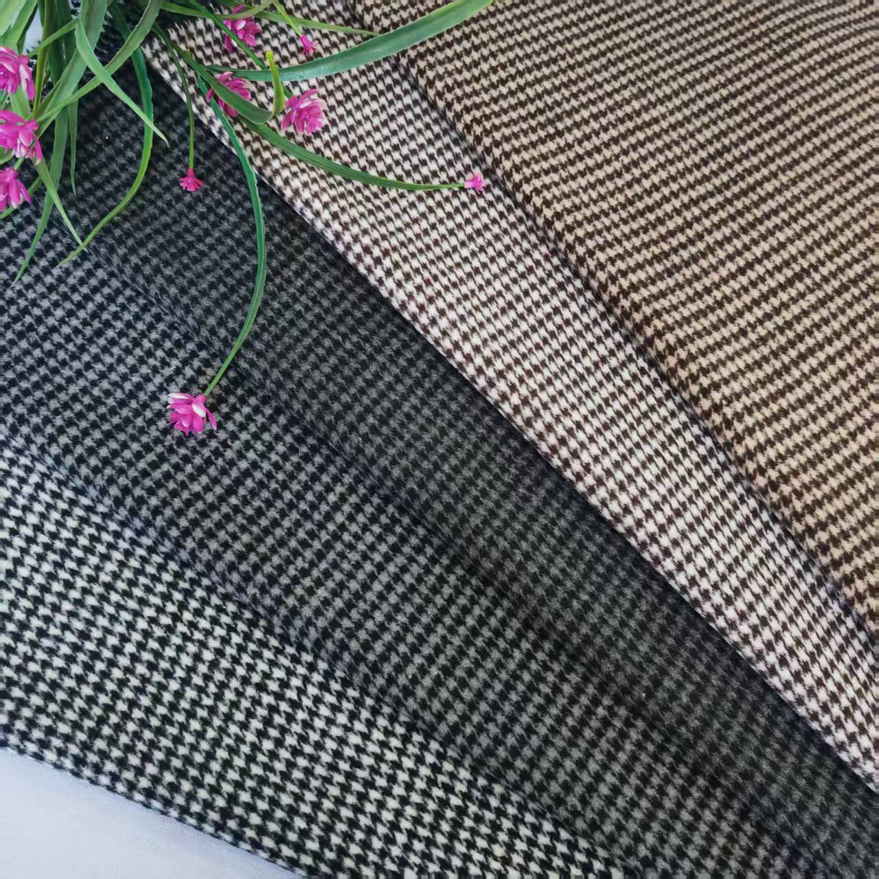 Shaoxing Manufacturer's Ready-Made Autumn and Winter Smooth Wool Small Houndstooth Suit Fashion Shoes, Hats, Bags, Woolen Houndstooth Woolen Cloth