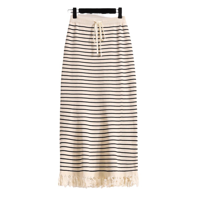Black and white striped knitted skirt women's autumn New straight one-step skirt small high waist tassel sheath dress