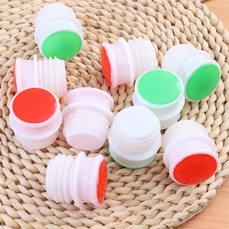 Hot water bottle stopper household open water bottle stopper thermos bottle stopper cover plastic stopper thermos bottle cover thermos bottle stopper