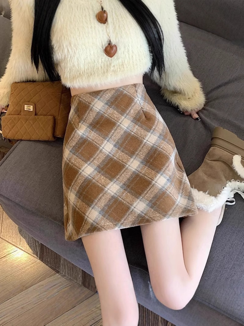 Woolen Skirt Women's Autumn and Winter 2024 New High Waist A- Line Skirt Slimming Small Elegant Hip Paid Skirt