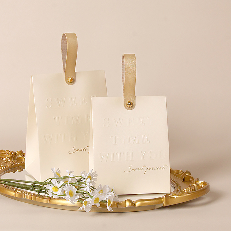 Picture of Portable Wedding Souvenir Candy Box European Style Wedding Candy Box 2025 New High-End Paper Box Wedding Candy Bag