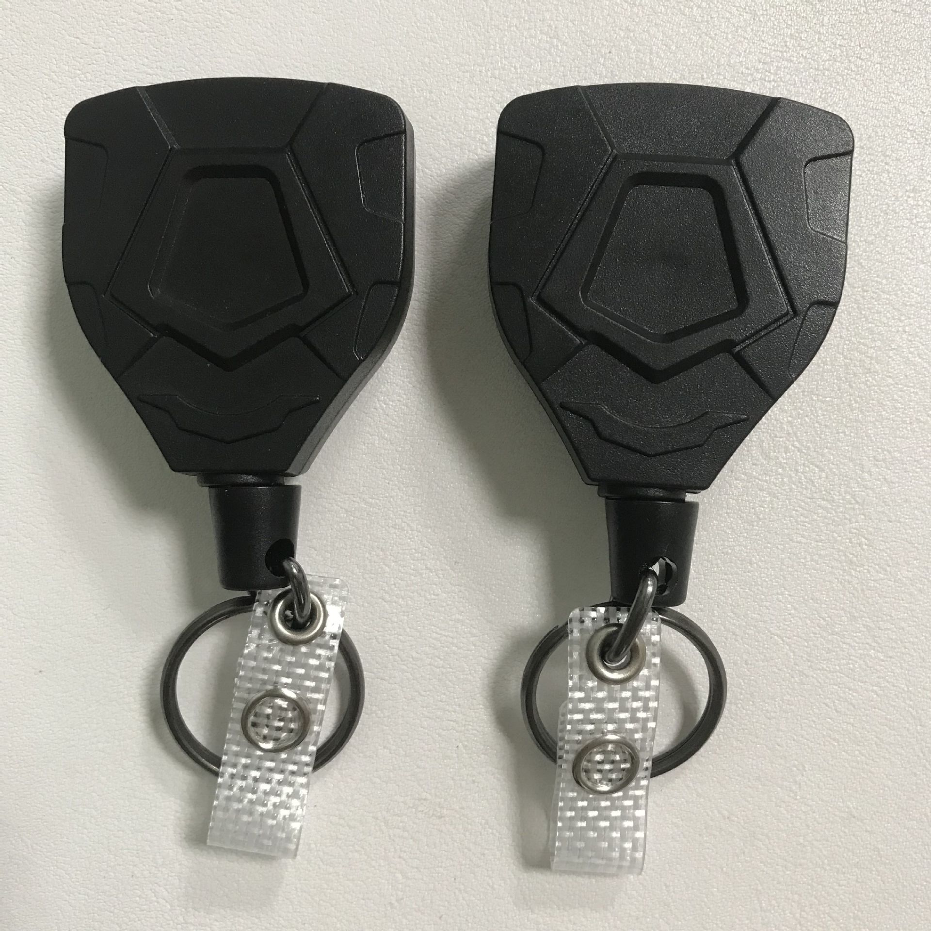 Outdoor backpack belt keychain black hexagon large back clip high elastic retractable easy pull buckle factory in stock