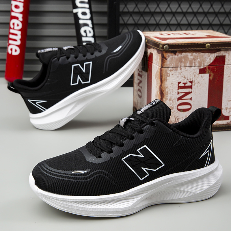 2025 Summer New Mesh Shoes Breathable Lightweight sneaker Trendy Sports Couple Casual Shoes for Men and Women