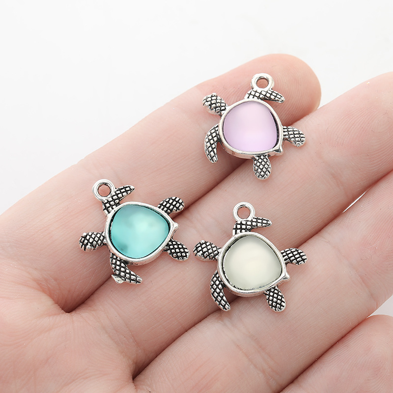 Picture of Foreign trade hot sale retro alloy simulation Diamond tortoise pendant Xizang silver DIY bracelet necklace pendant Accessories Wholesale