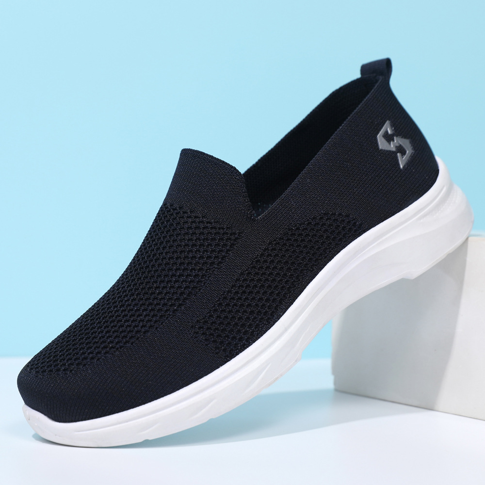 Picture of Spring and Autumn New Old Beijing Cloth Shoes for Men and Women Elderly Parents Slip-on Lazy Shoes with Lightweight and Breathable Soft Sole