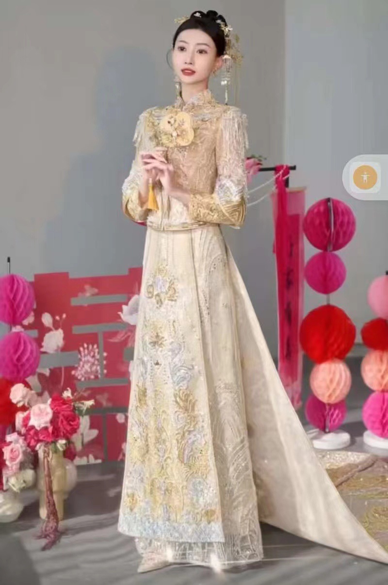 Picture of Regal Thousand Jin Fairy Diamond Beads Hand Embroidered 23 Years New Silver Xiuhe Suit Chinese Bride Toast to Marry High Grade
