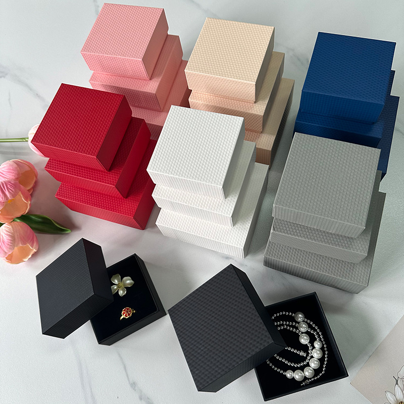 Manufacturers in stock Tiandi Cover Jewelry Box Solid Color High-end Necklace Earrings Ring Box Jewelry Storage Packaging Box