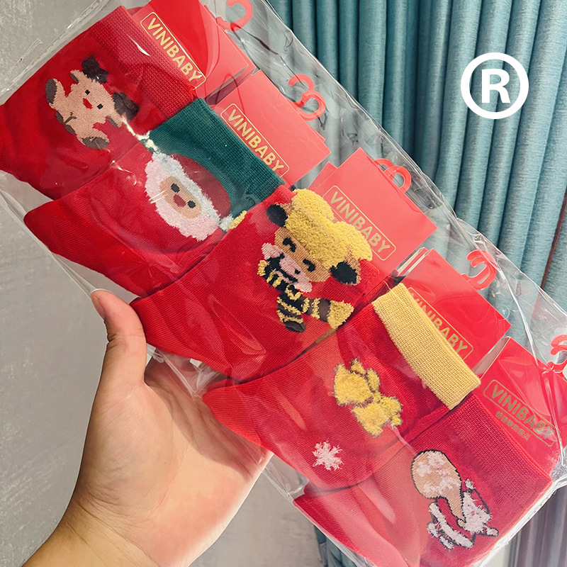 Winter students Christmas socks children cotton socks red socks boys and girls in the tube socks cartoon red do not fade
