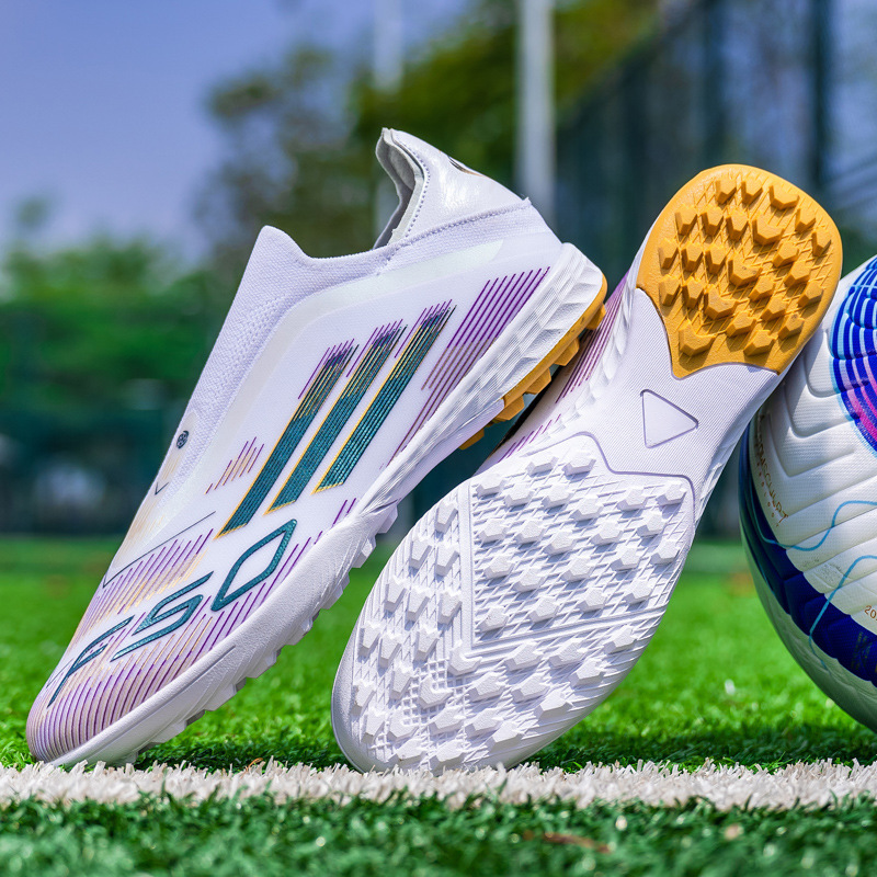 Picture of 2025 New Football Shoes for Men and Women, Long Broken Nails, Wear-Resistant Training, Teenagers and Students, Export Soccer Shoes