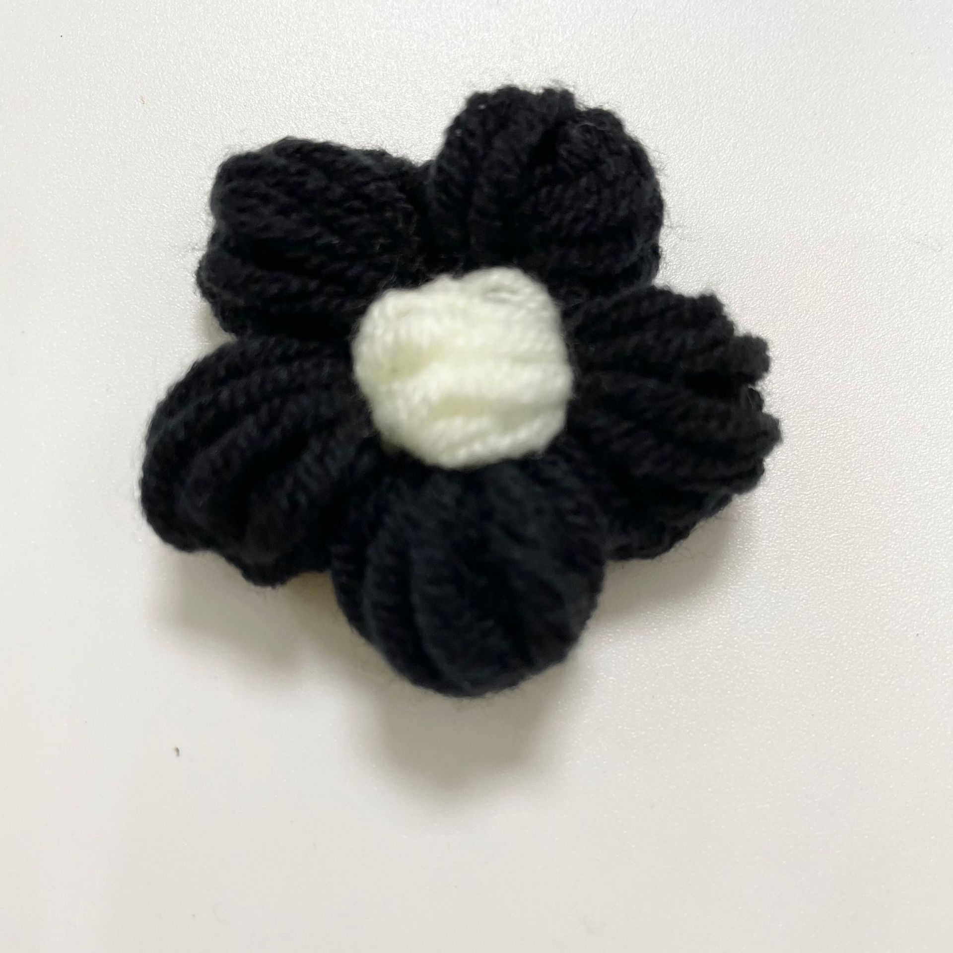 Picture of DIY Hand-Woven Wool Flowers Milk Cotton Crocheted Puff Flowers Ready-Made Clothing Accessories Accessories Manufacturer Wholesale