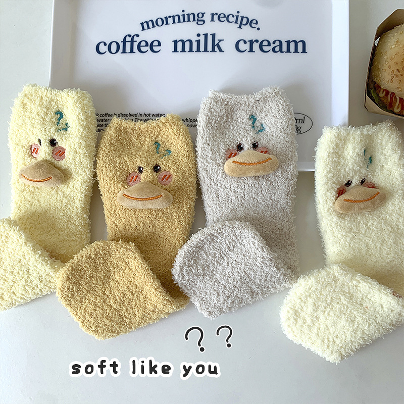 Coral velvet socks women's cute bow women's socks winter fleece-lined thickened confinement sleep socks Zhuji manufacturers
