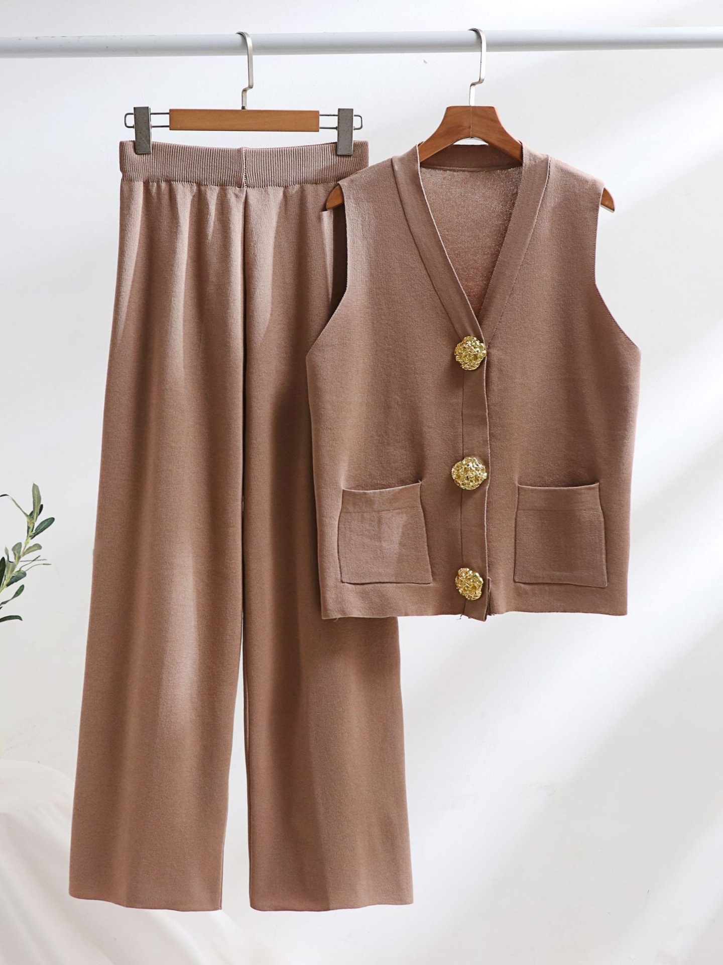 Cross-Border European and American Style Women's Summer Gold Button V Neck Knitted Vest Casual Loose Pants Knitted Two-Piece Suit